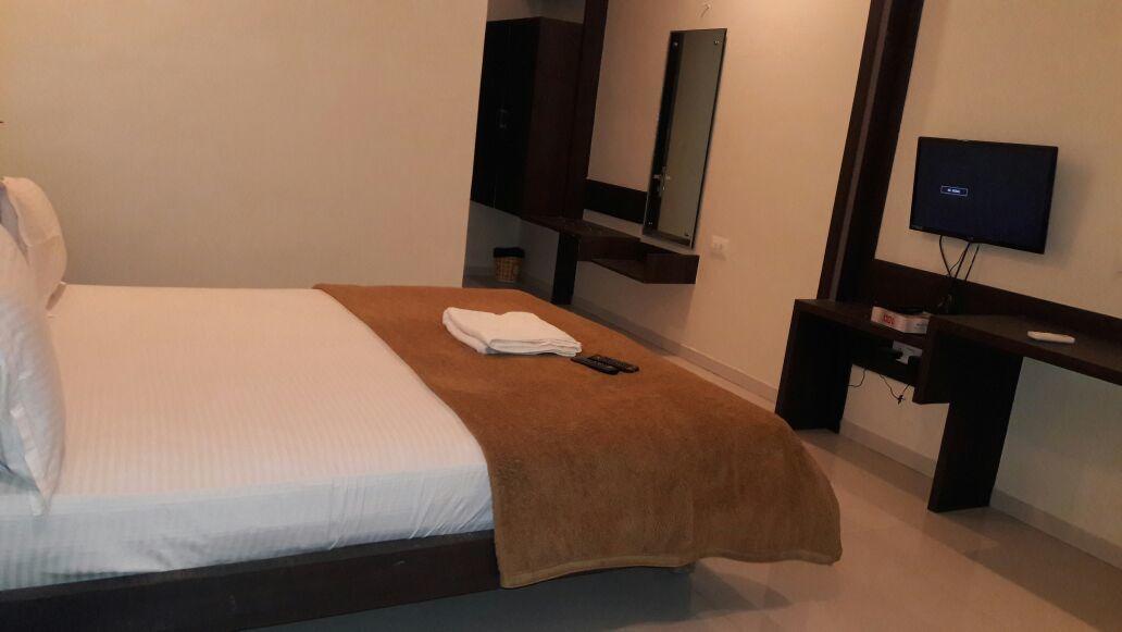 Hotel Swathi Hospet Bagian luar foto
