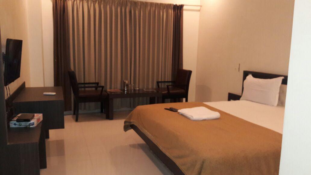 Hotel Swathi Hospet Bagian luar foto