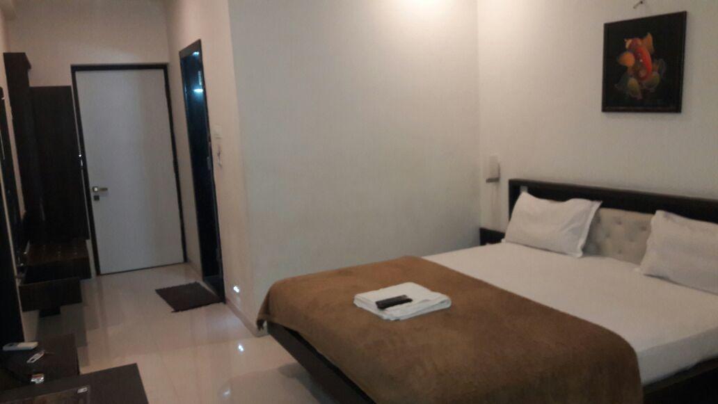 Hotel Swathi Hospet Bagian luar foto