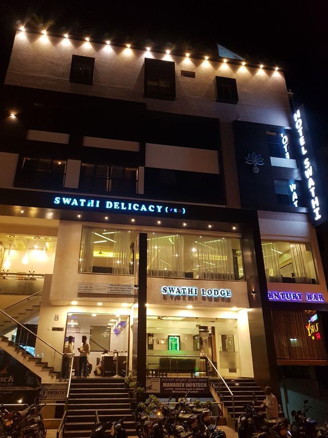 Hotel Swathi Hospet Bagian luar foto