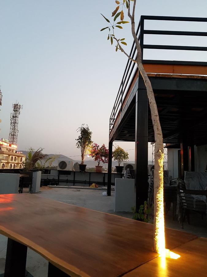 Hotel Swathi Hospet Bagian luar foto
