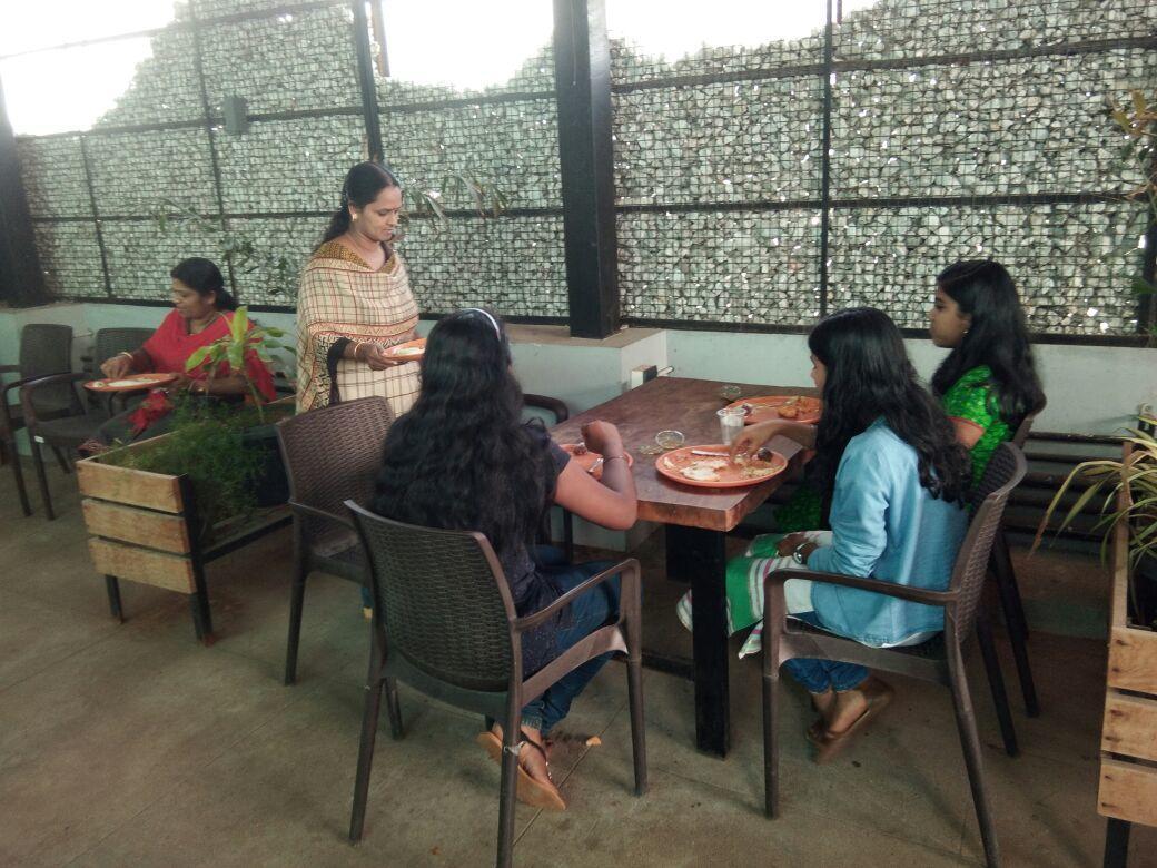 Hotel Swathi Hospet Bagian luar foto
