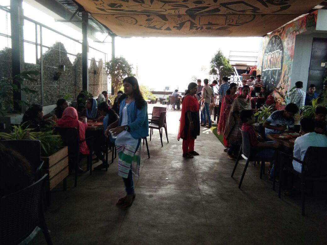Hotel Swathi Hospet Bagian luar foto