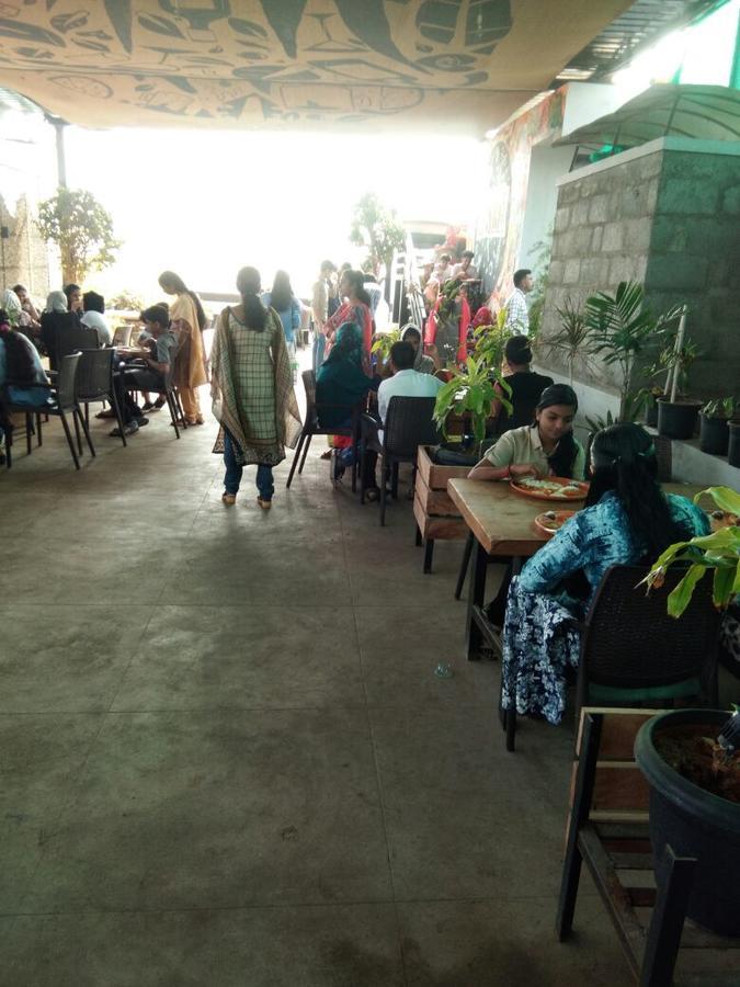 Hotel Swathi Hospet Bagian luar foto